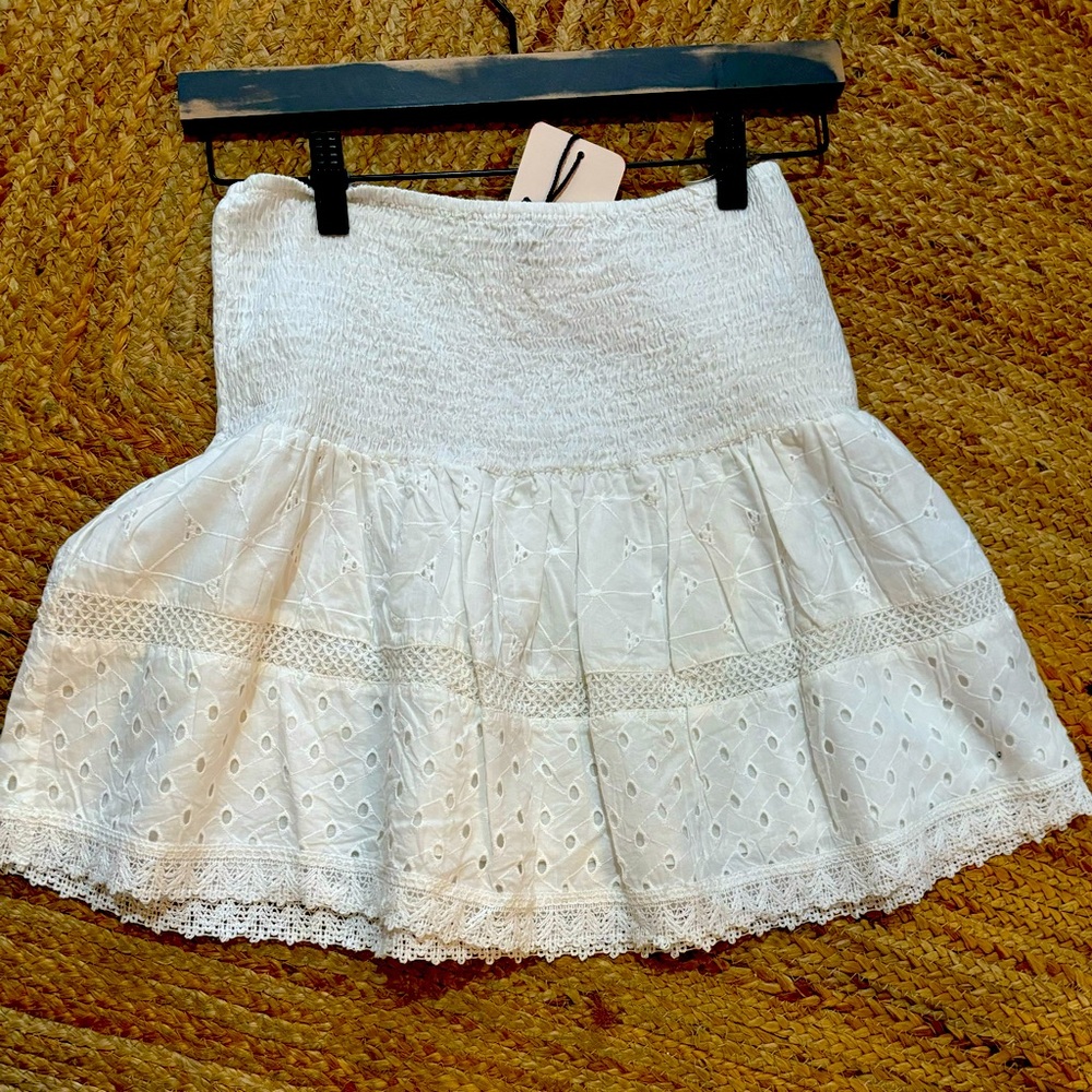 Can fit sizes 4-8